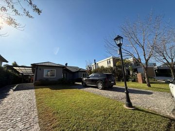 INCREIBLE CASA AL RIO EN SAN ISIDRO LABRADOR