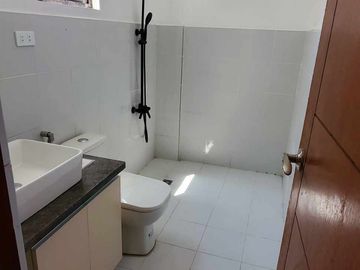 3 Storey Townhouse for sale in VILLAS AT DASMARINAS HIGHLANDS Dasmariñas, Cavite