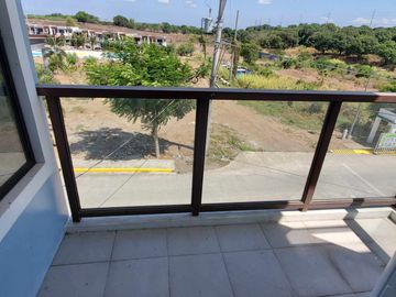 3 Storey Townhouse for sale in VILLAS AT DASMARINAS HIGHLANDS Dasmariñas, Cavite