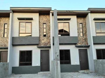 Near SM & Robinsons. 2 Bedroom Townhouse for Sale in Dasmarinas Cavite.
