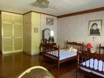 Large Corner lot house with view