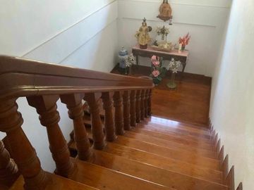 Large Corner lot house with view
