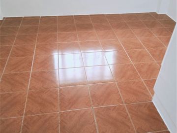 W/ ROOFDECK PRE-OWNED SINGLE HOUSE & LOT FOR SALE IN FORTUNATA VILLAGE PARAÑAQUE
