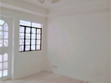 W/ ROOFDECK PRE-OWNED SINGLE HOUSE & LOT FOR SALE IN FORTUNATA VILLAGE PARAÑAQUE