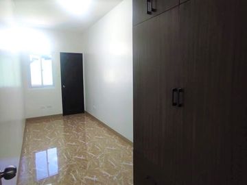 1 UNIT AVAILABLE TOWNHOUSE HOUSE & LOT FOR SALE IN UNITED PARANAQUE SUBD (UPS5)