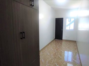 1 UNIT AVAILABLE TOWNHOUSE HOUSE & LOT FOR SALE IN UNITED PARANAQUE SUBD (UPS5)