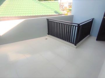1 UNIT AVAILABLE TOWNHOUSE HOUSE & LOT FOR SALE IN UNITED PARANAQUE SUBD (UPS5)