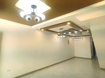 1 UNIT AVAILABLE TOWNHOUSE HOUSE & LOT FOR SALE IN UNITED PARANAQUE SUBD (UPS5)