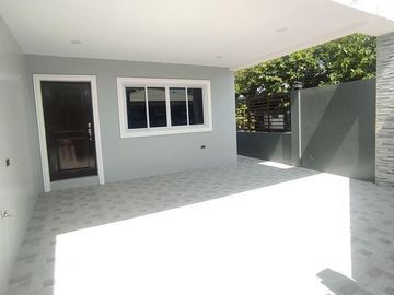 1 UNIT AVAILABLE TOWNHOUSE HOUSE & LOT FOR SALE IN UNITED PARANAQUE SUBD (UPS5)