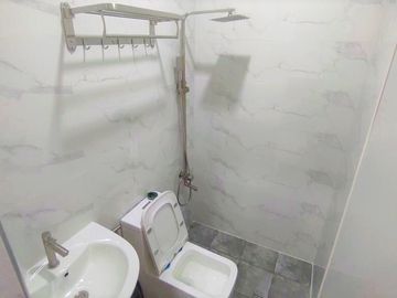 1 UNIT AVAILABLE TOWNHOUSE HOUSE & LOT FOR SALE IN UNITED PARANAQUE SUBD (UPS5)
