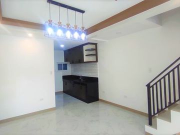 1 UNIT AVAILABLE TOWNHOUSE HOUSE & LOT FOR SALE IN UNITED PARANAQUE SUBD (UPS5)