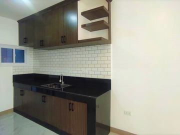 1 UNIT AVAILABLE TOWNHOUSE HOUSE & LOT FOR SALE IN UNITED PARANAQUE SUBD (UPS5)