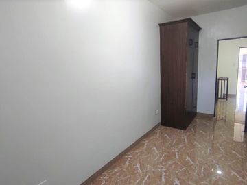 1 UNIT AVAILABLE TOWNHOUSE HOUSE & LOT FOR SALE IN UNITED PARANAQUE SUBD (UPS5)