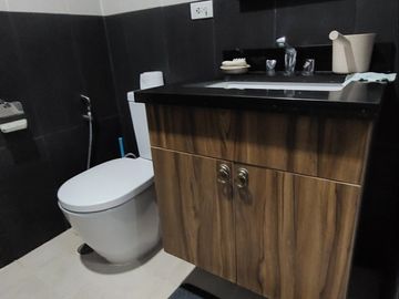 1-BEDROOM UNIT in GQ3 Crosswinds for Sale