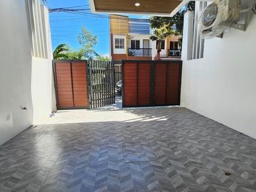 AFFORDABLE TOWNHOUSE IN TOWN IN COUNTRY BACOOR CAVITE
