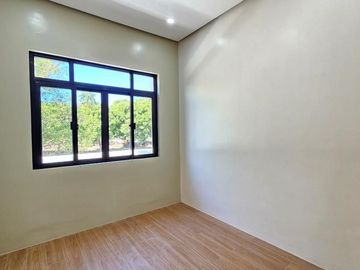 AFFORDABLE TOWNHOUSE IN TOWN IN COUNTRY BACOOR CAVITE