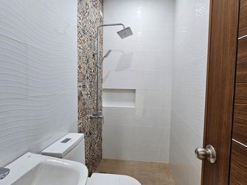 AFFORDABLE TOWNHOUSE IN TOWN IN COUNTRY BACOOR CAVITE