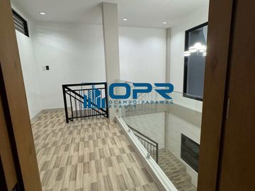 Brand New Semi-furnished Ready for Move-in Modern House