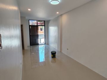 3 Bedrooms Brand New Townhouses in UPS5 Sucat Paranaque