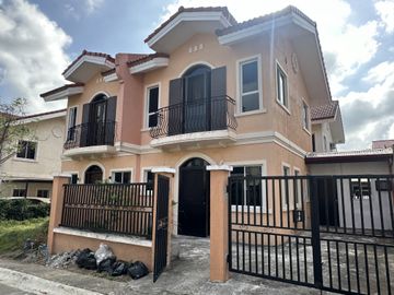 4 Bedroom Duplex House for sale near Tagaytay