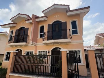 4 Bedroom Duplex House for sale near Tagaytay