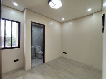 Brandnew RFO 4 Storey Townhouse w/ Roofdeck for sale in Kamuning Quezon City-MAA