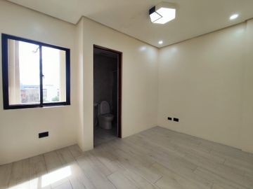 Brandnew RFO 4 Storey Townhouse w/ Roofdeck for sale in Kamuning Quezon City-MAA