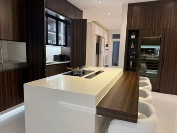 Modern 10-Bedroom House for Sale – Near SM Telabastagan
