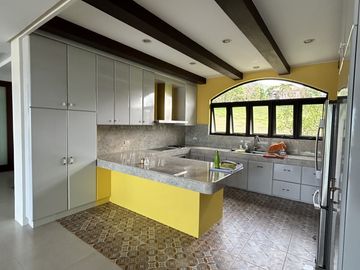 Alta Mira Tagaytay Highlands House & Lot For Sale