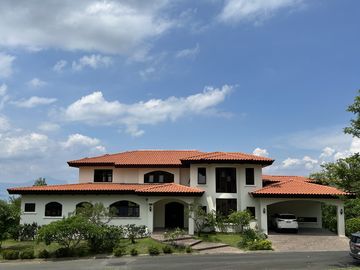 Alta Mira Tagaytay Highlands House & Lot For Sale