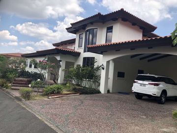 Alta Mira Tagaytay Highlands House & Lot For Sale