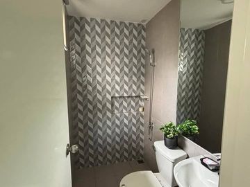2 STOREY W/ 3 BEDROOMS AND 2 TOILET&BATH IN SENTRINA ALAMINOS LAGUNA