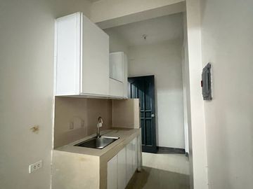 New 3-Storey 5-Door Apartment with 6 T&B and Roof deck in San Miguel Pasig City