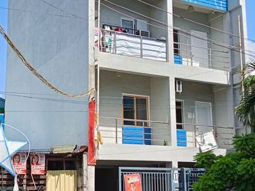 New 3-Storey 5-Door Apartment with 6 T&B and Roof deck in San Miguel Pasig City