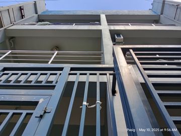 New 3-Storey 5-Door Apartment with 6 T&B and Roof deck in San Miguel Pasig City