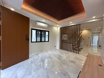 Brand New Contemporary House in Pueblo del Sol Tagaytay