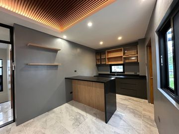 Brand New Contemporary House in Pueblo del Sol Tagaytay