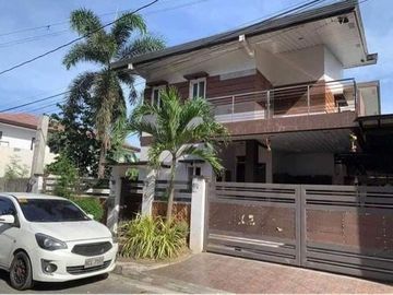 5 BR House and lot for Sale at Classica 1 Subdivision, Quezon City