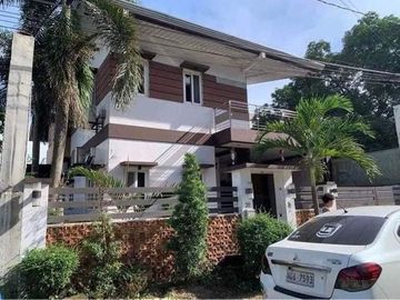 5 BR House and lot for Sale at Classica 1 Subdivision, Quezon City