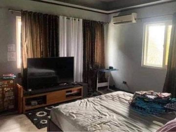 5 BR House and lot for Sale at Classica 1 Subdivision, Quezon City