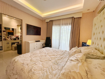 South Forbes Villas House for Sale