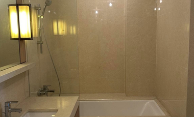 Bi-level 3 Bedroom with private Garden in One Shangrila Place for Sale