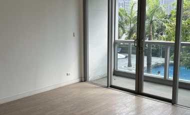 Bi-level 3 Bedroom with private Garden in One Shangrila Place for Sale