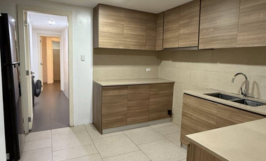 Semi-furnished 3 Bedroom in One Shangrila Place for Lease