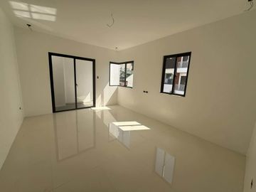 Live Large in Tandang Sora QC: 254 sqm Home with Premium Features - Keziah