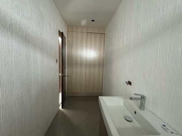 Live Large in Tandang Sora QC: 254 sqm Home with Premium Features - Keziah