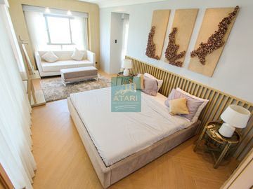 Bi-level 3 Bedroom Penthouse For Sale in Movenpick: Luxury Seafront Living