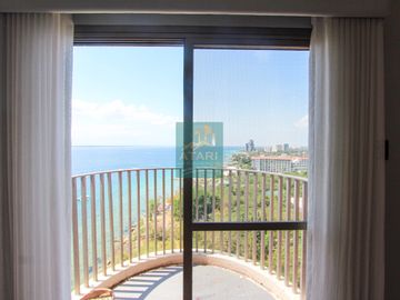 Bi-level 3 Bedroom Penthouse For Sale in Movenpick: Luxury Seafront Living