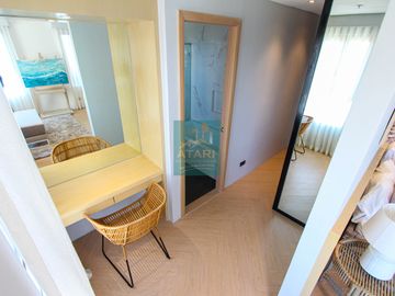 Bi-level 3 Bedroom Penthouse For Sale in Movenpick: Luxury Seafront Living