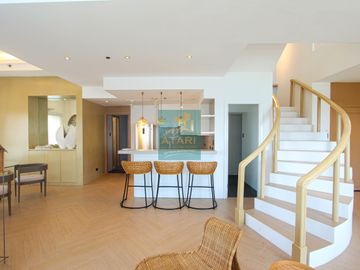 Bi-level 3 Bedroom Penthouse For Sale in Movenpick: Luxury Seafront Living